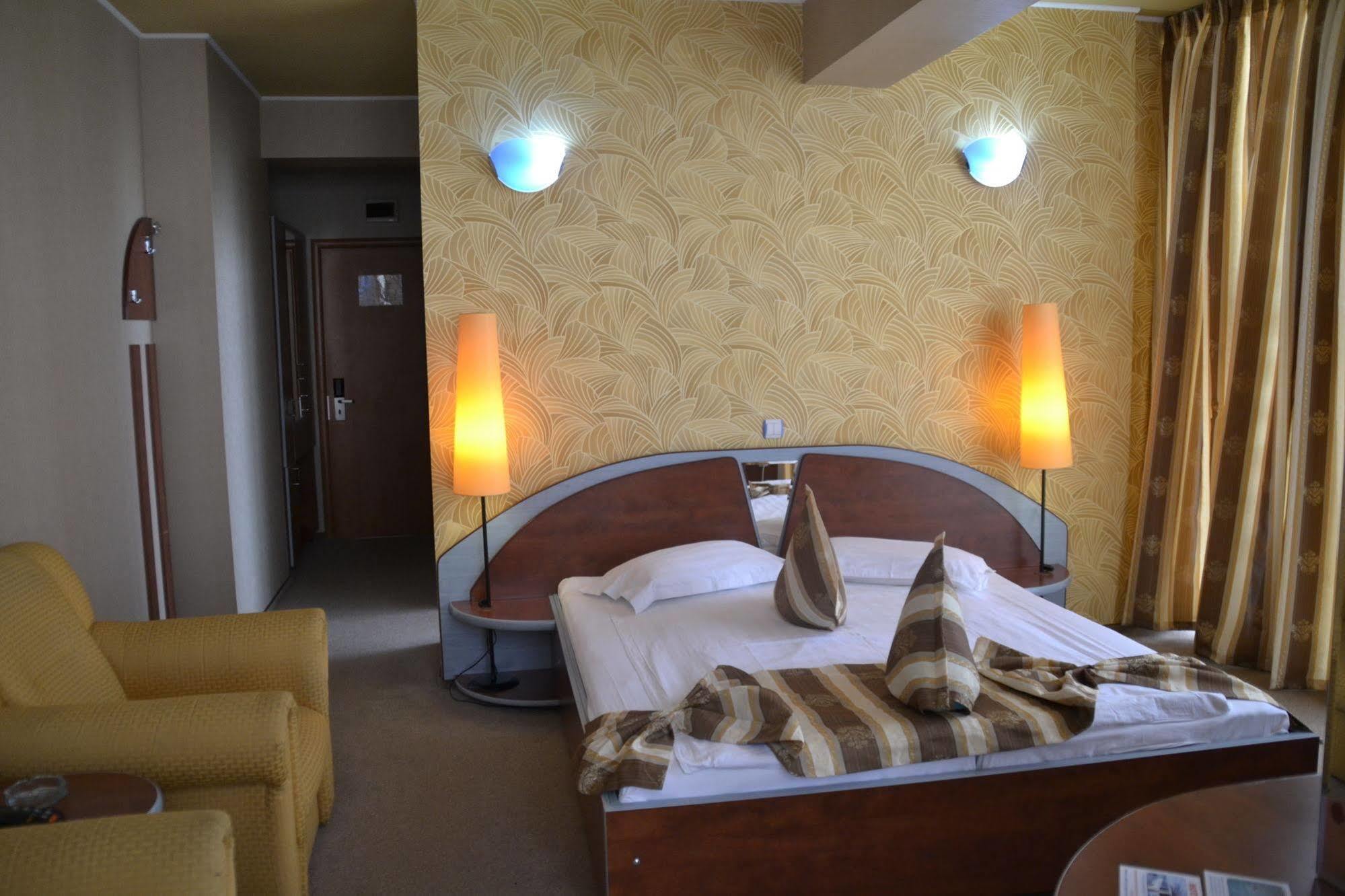 Hotel Helin - Calea Bucuresti Craiova Luaran gambar