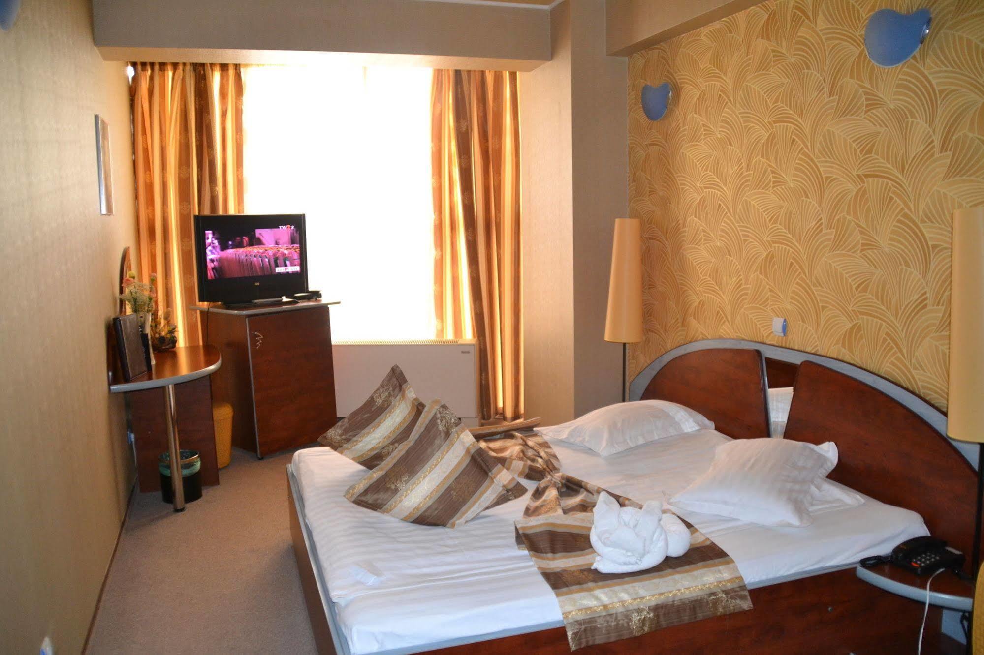 Hotel Helin - Calea Bucuresti Craiova Luaran gambar